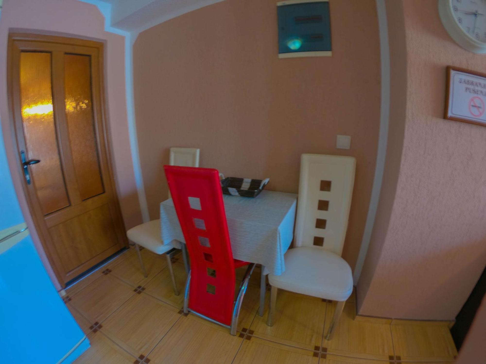 Porto Del Sole Apartments Tivat Eksteriør billede