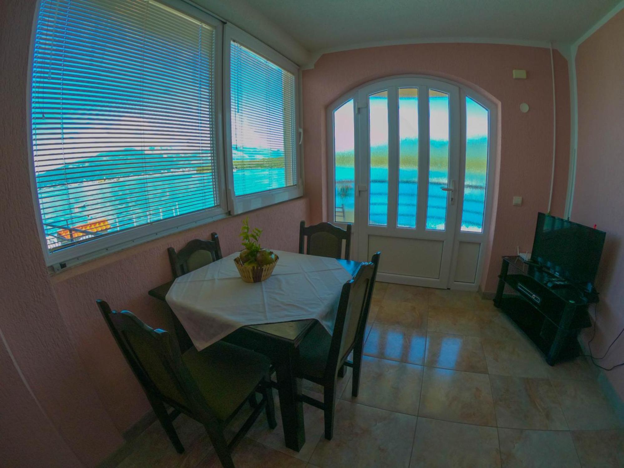 Porto Del Sole Apartments Tivat Eksteriør billede