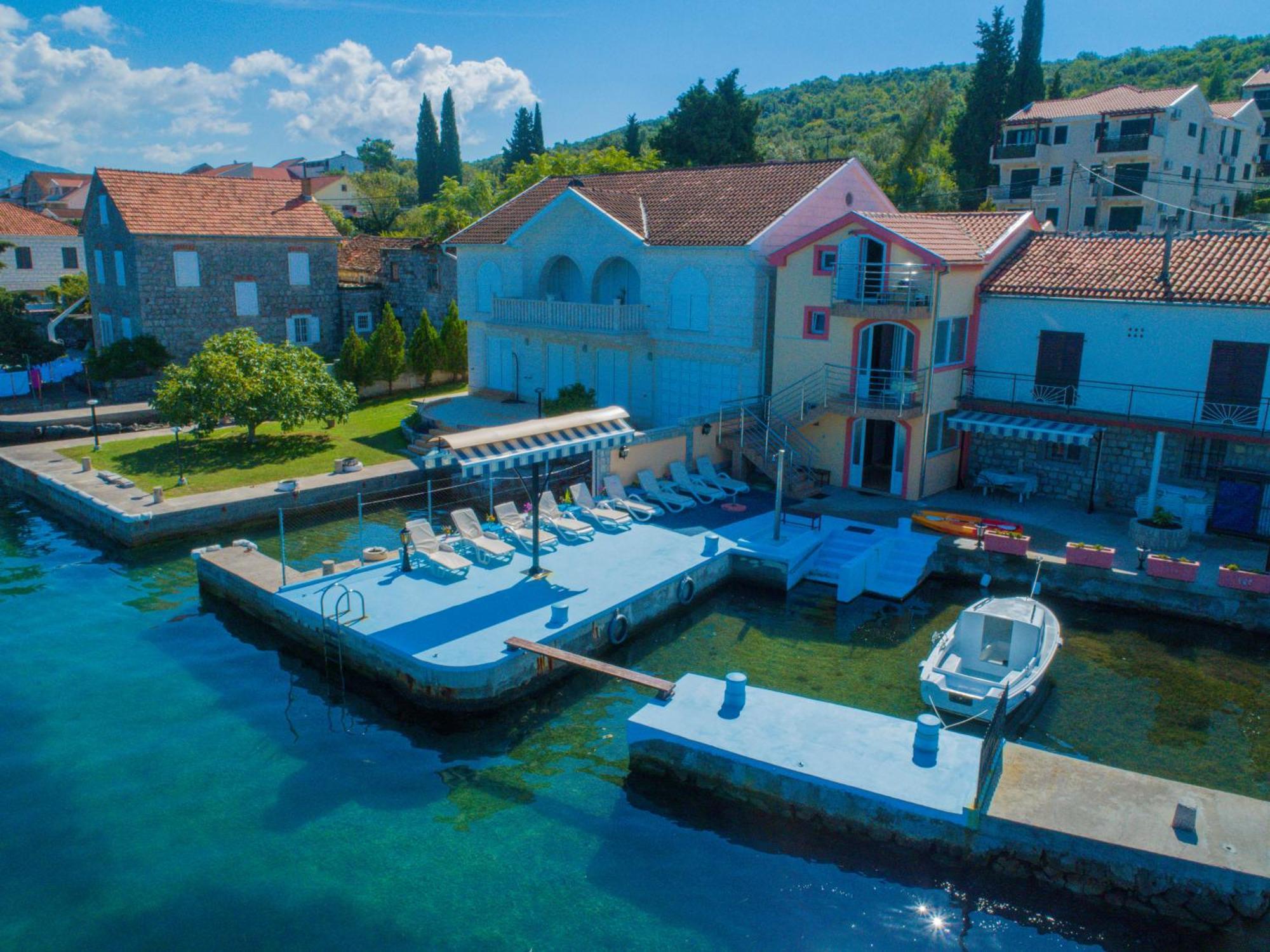 Porto Del Sole Apartments Tivat Eksteriør billede