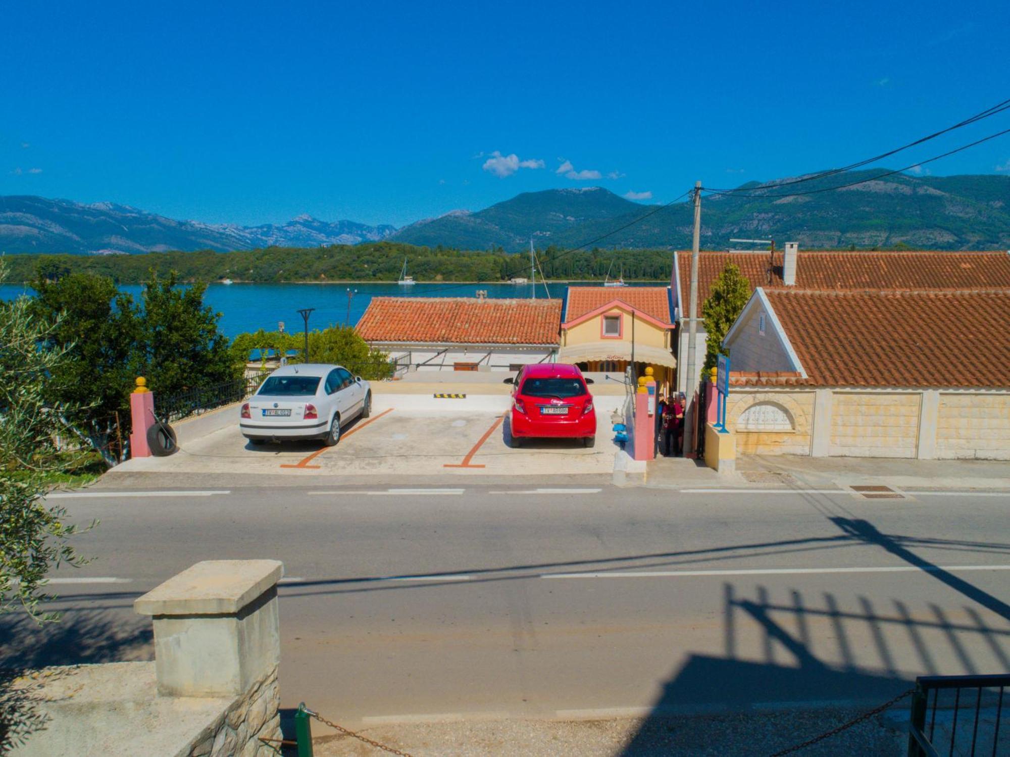 Porto Del Sole Apartments Tivat Eksteriør billede