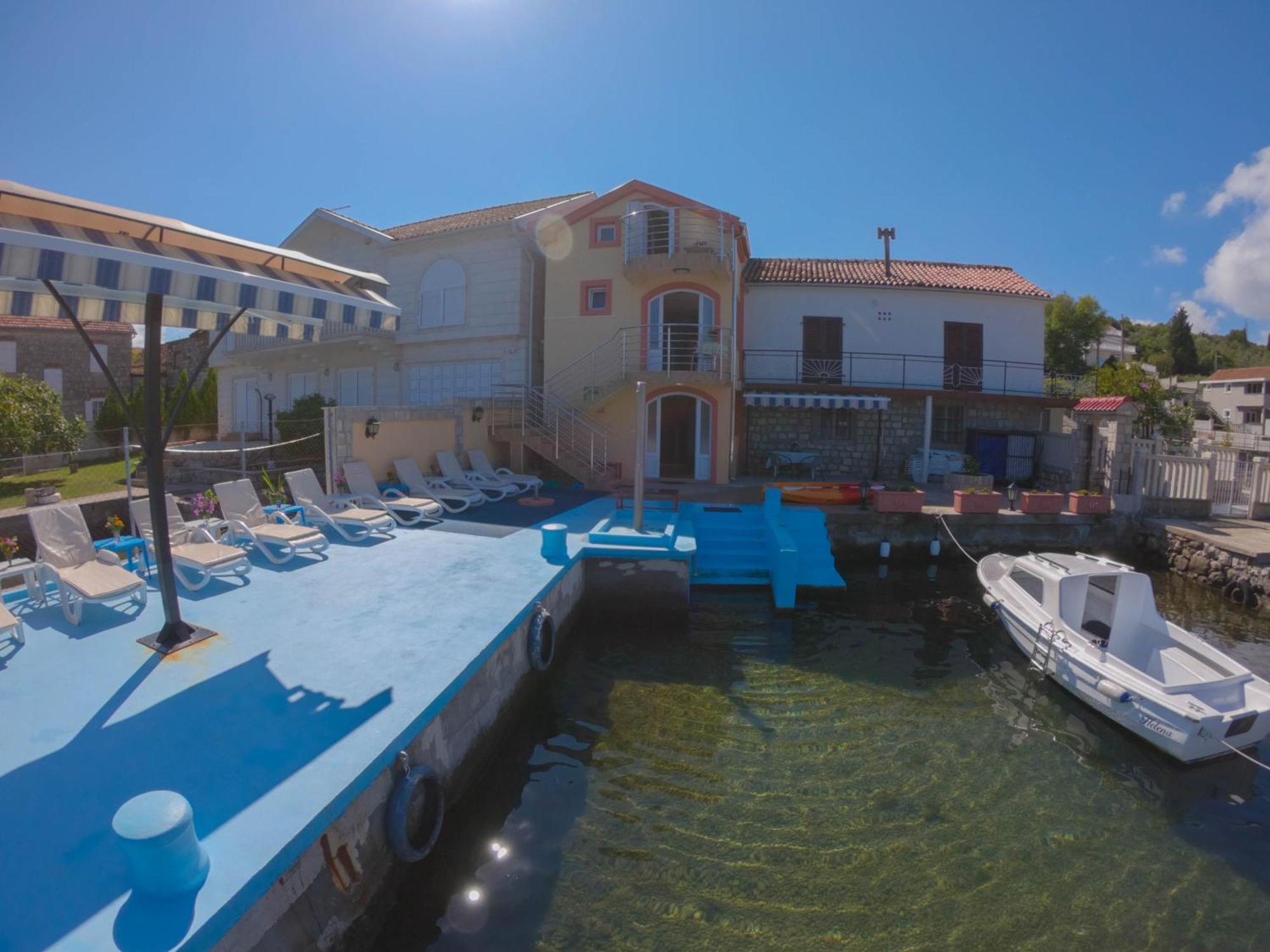 Porto Del Sole Apartments Tivat Eksteriør billede