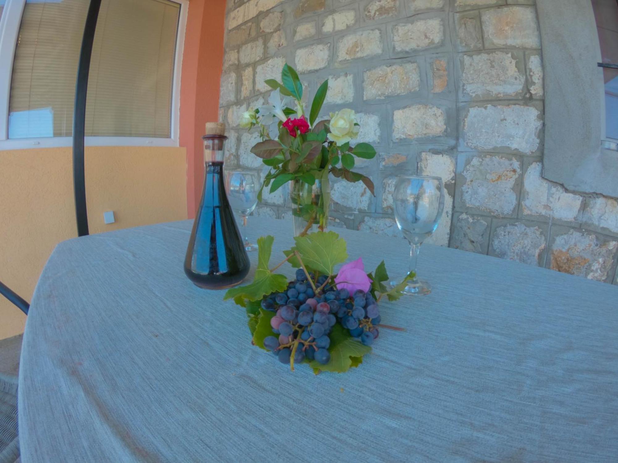 Porto Del Sole Apartments Tivat Eksteriør billede