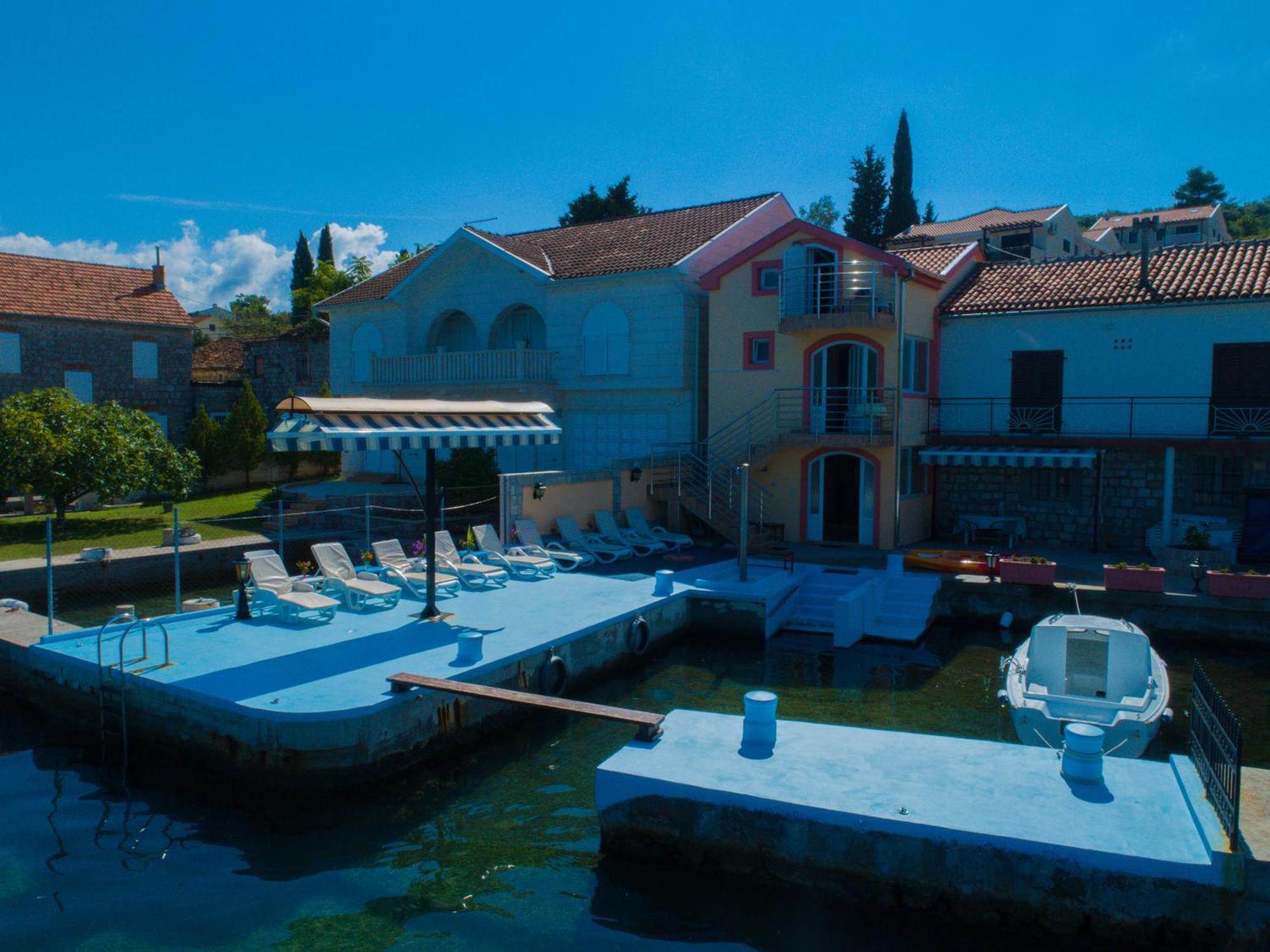 Porto Del Sole Apartments Tivat Eksteriør billede
