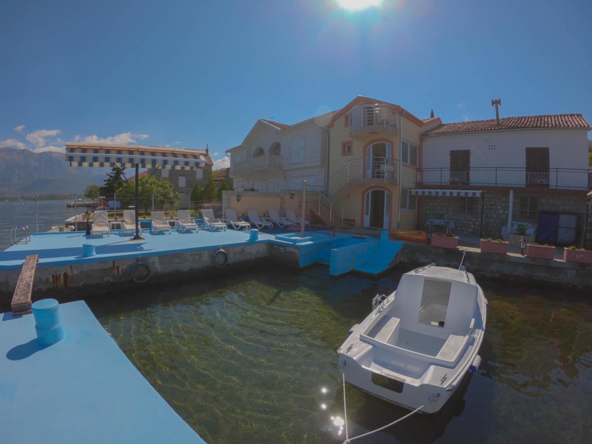 Porto Del Sole Apartments Tivat Eksteriør billede