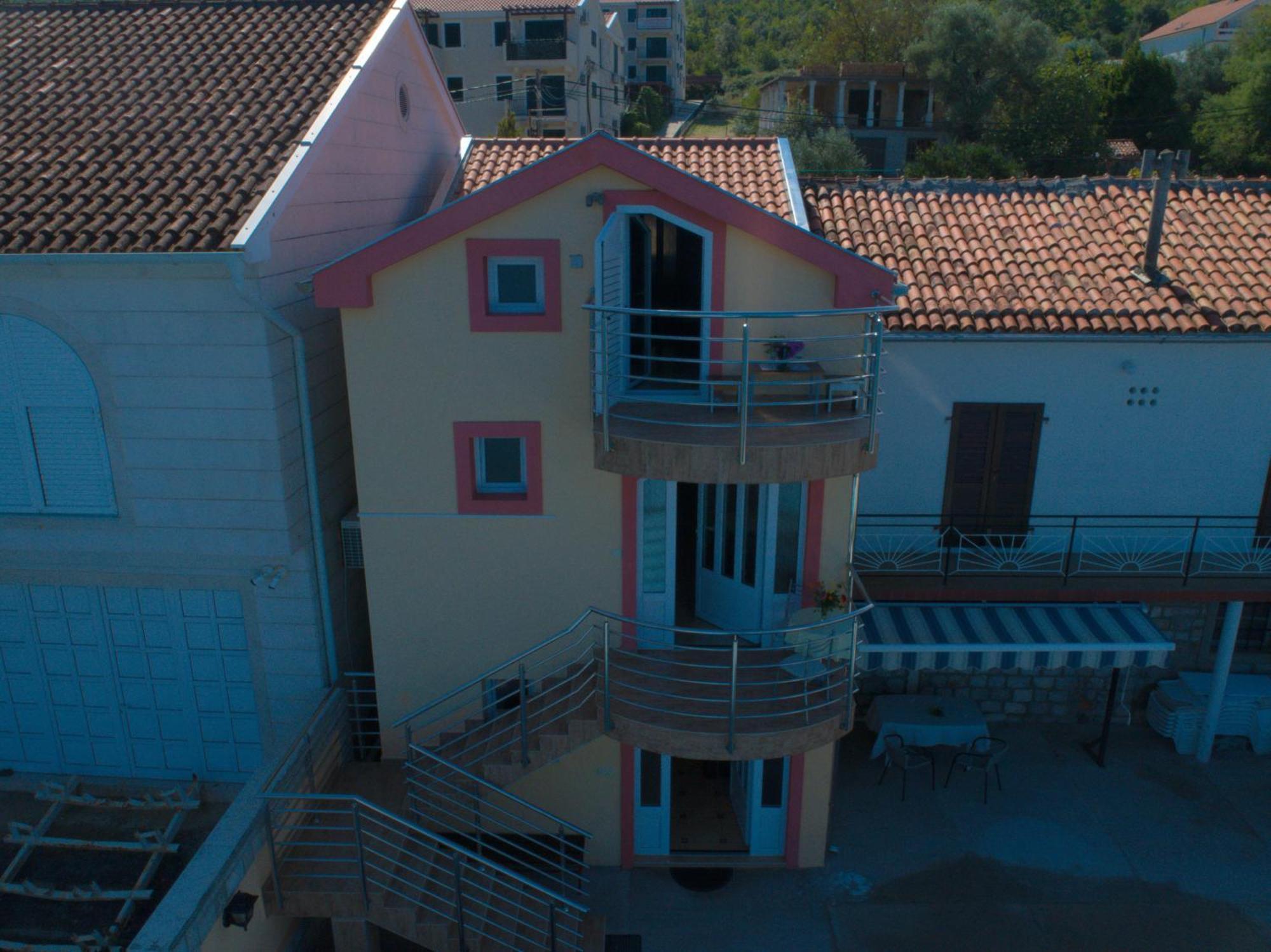 Porto Del Sole Apartments Tivat Eksteriør billede