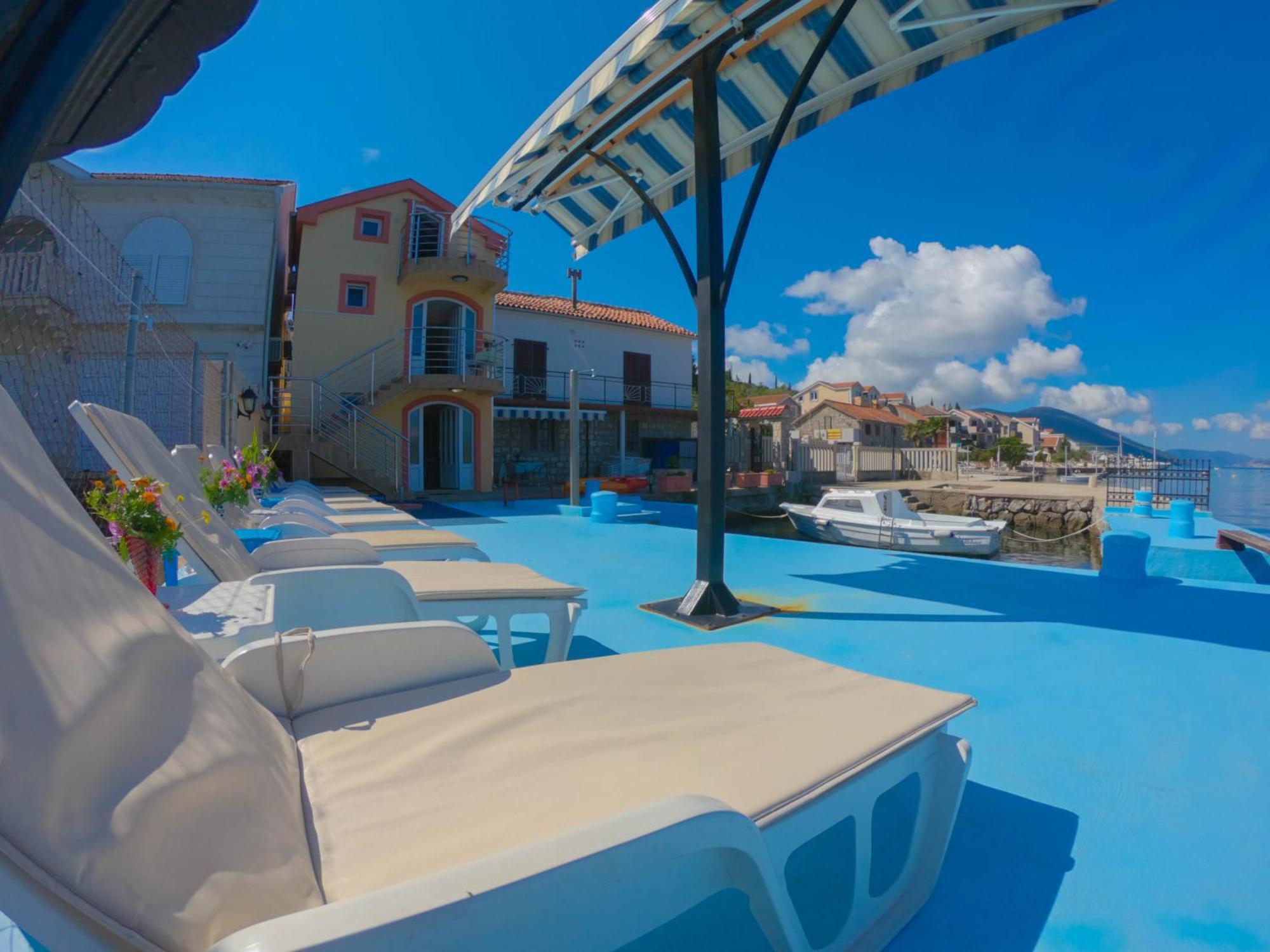 Porto Del Sole Apartments Tivat Eksteriør billede